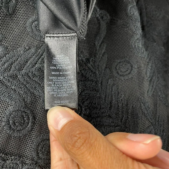 Express Dress Women's Sz Small Solid Black Lace Lined Scoop Neckline Embroidered - Picture 12 of 13